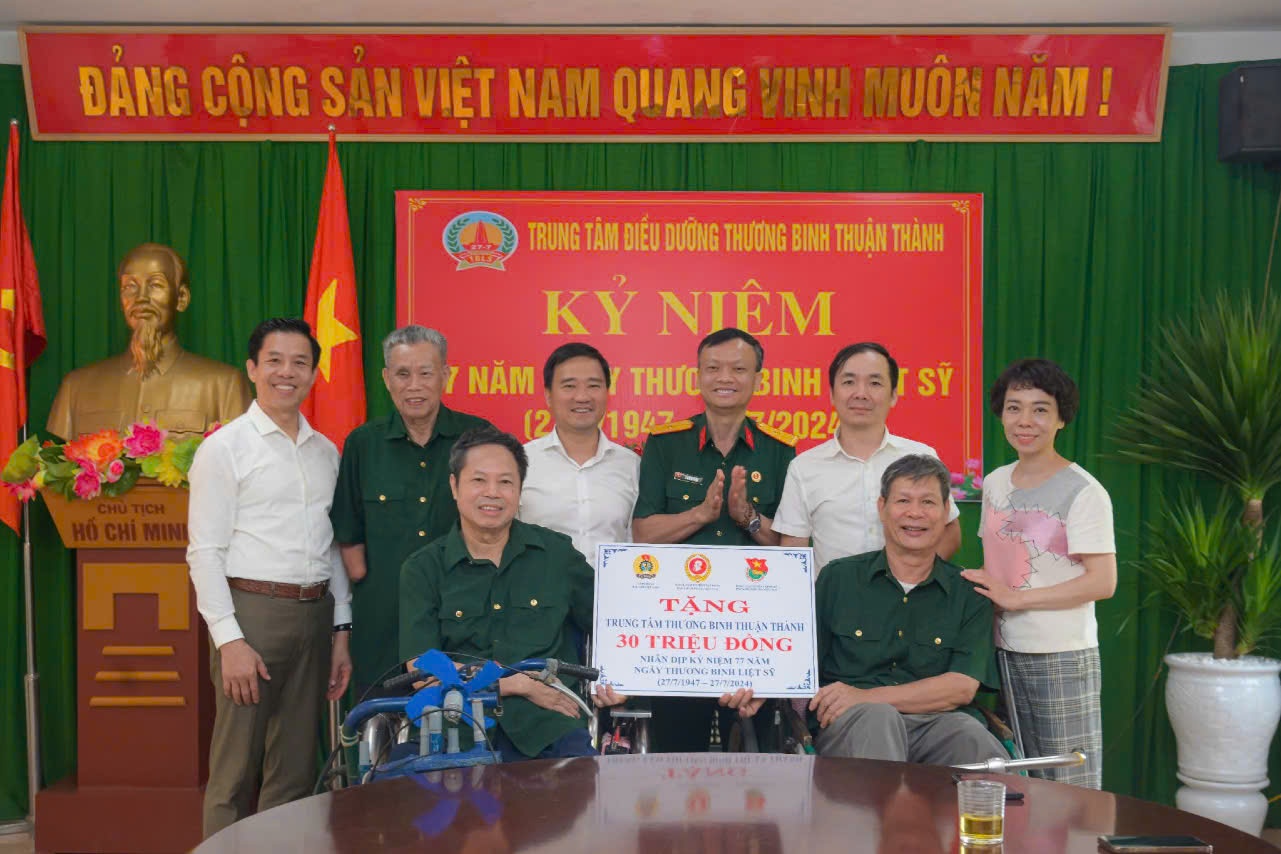 Vững vàng bản lĩnh “Bộ đội Cụ Hồ” trên mặt trận Dầu khí Vững vàng bản lĩnh “Bộ đội Cụ Hồ” trên mặt trận Dầu khí
