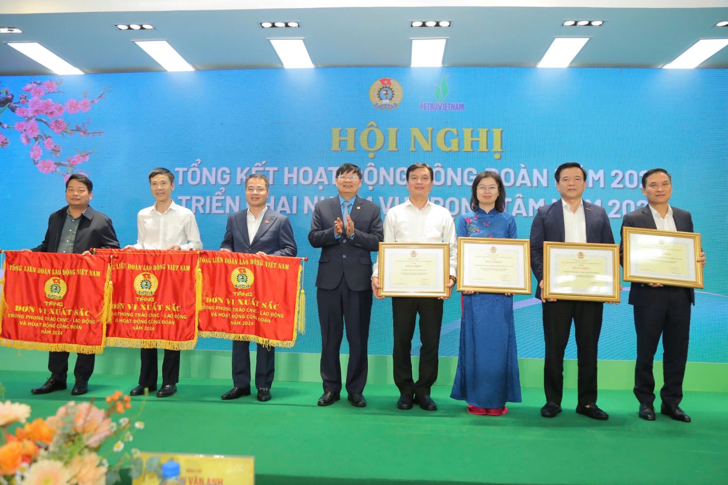 undefined CĐ DKVN đóng góp tích cực vào thành tựu chung của Petrovietnam