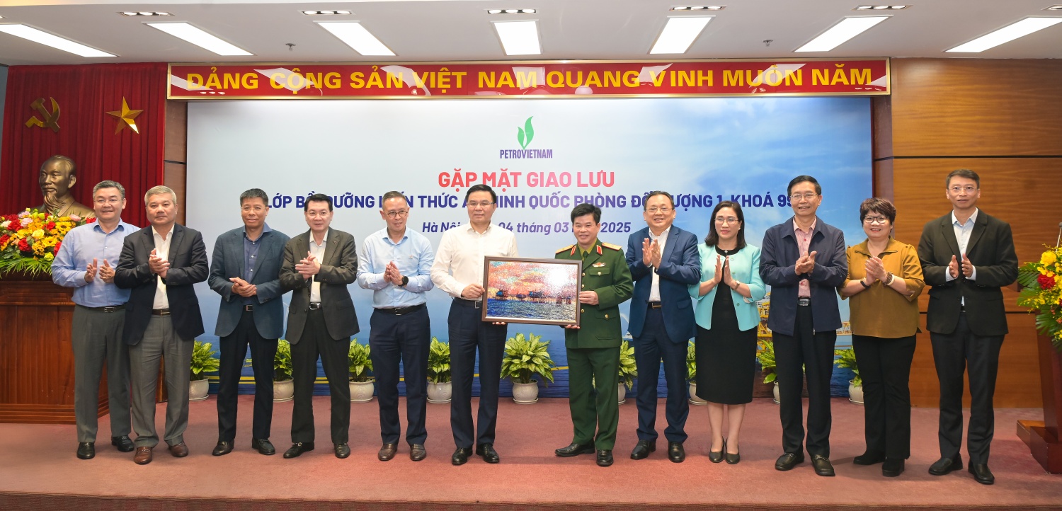 Đoàn cán bộ Học viện Quốc phòng nghiên cứu thực tế tại Petrovietnam