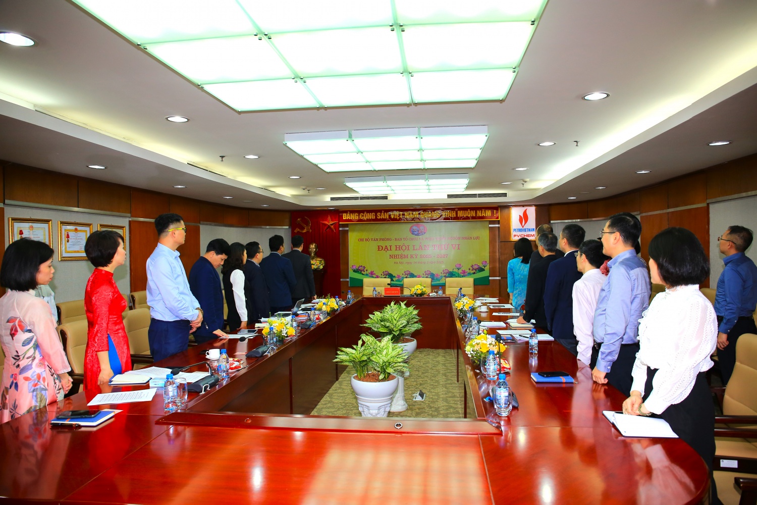 Chi bộ Văn phòng – Ban Tổ chức & Phát triển nguồn Nhân lực PVChem tổ chức thành công Đại hội Chi bộ điểm Nhiệm kỳ 2025-2027 Đại hội Chi bộ điểm của PVChem