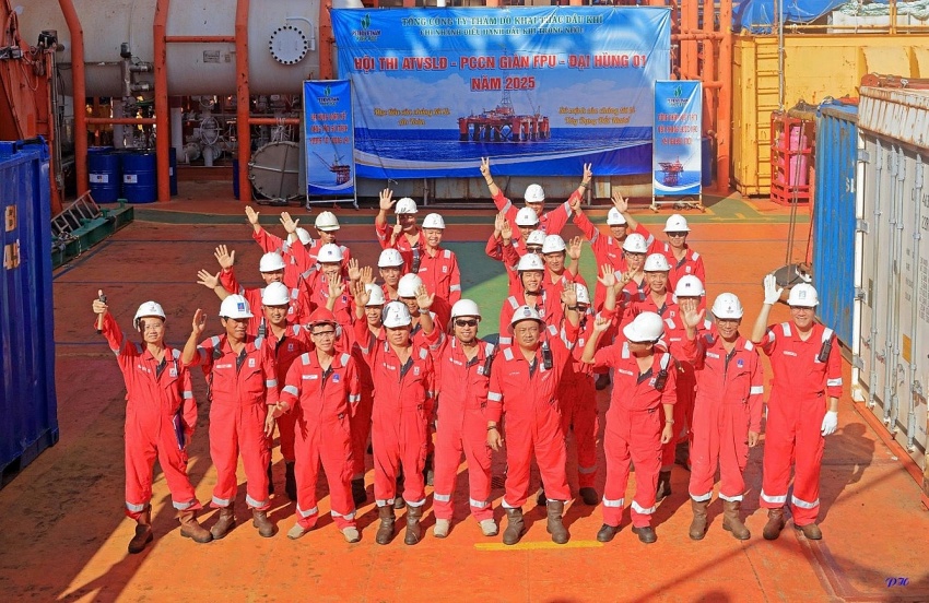 PVEP-POC tổ chức Hội thi An toàn vệ sinh lao động - Phòng chống cháy nổ trên giàn FPU-Đại Hùng 01”