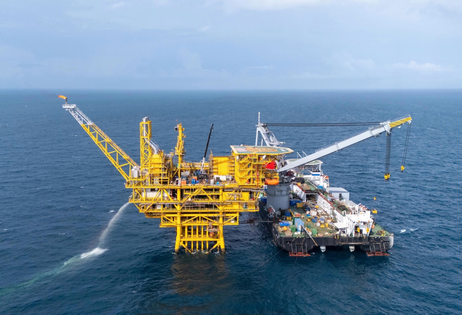 Petrovietnam chủ động thích ứng, duy trì đà tăng trưởng trong nửa đầu năm 2025