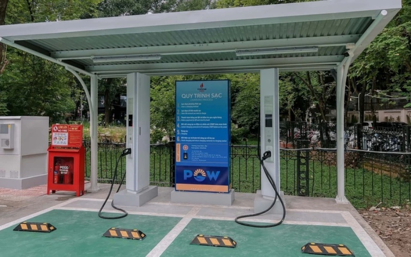 Mở đường giao thông xanh, Petrovietnam đi trước một bước với chiến lược trạm sạc xe điện