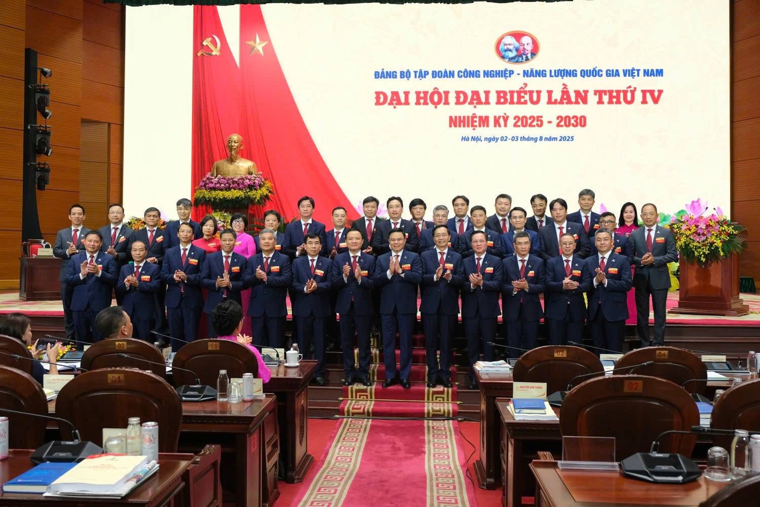 Đảng bộ Tập đoàn