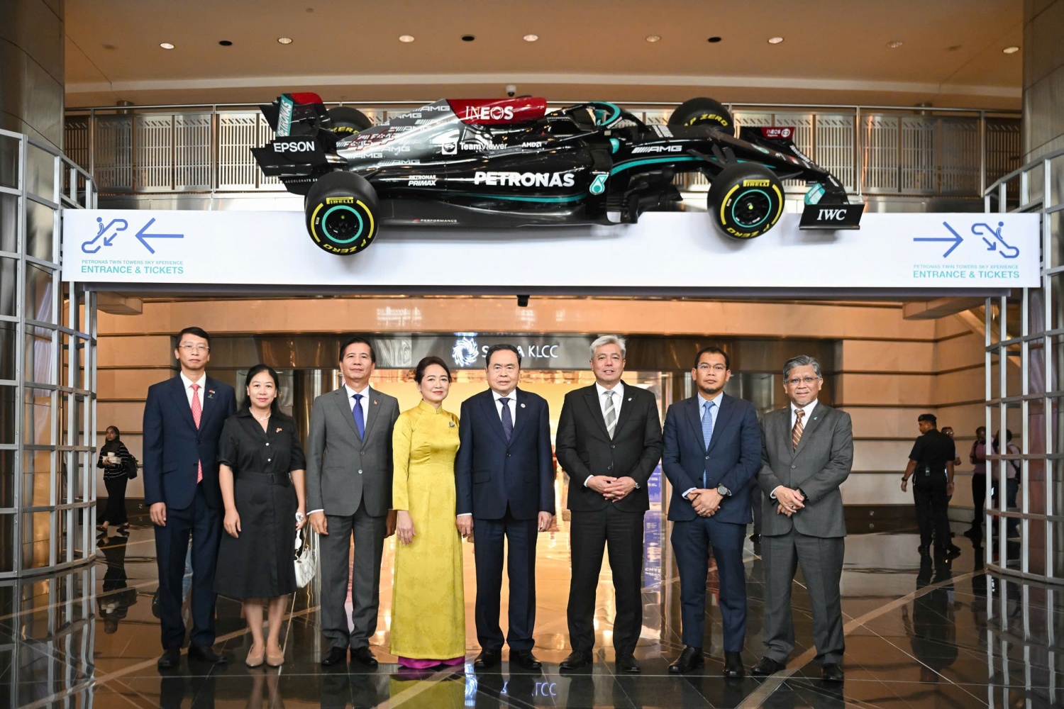 Chủ tịch Quốc hội Trần Thanh Mẫn và Phu nhân thăm và làm việc với Tập đoàn Petronas