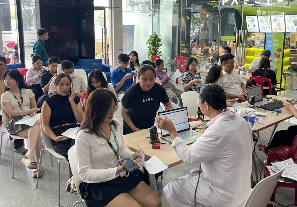 Đoàn Thanh niên PVEP hiến máu tình nguyện: Giọt máu hồng - Trao niềm hy vọng”