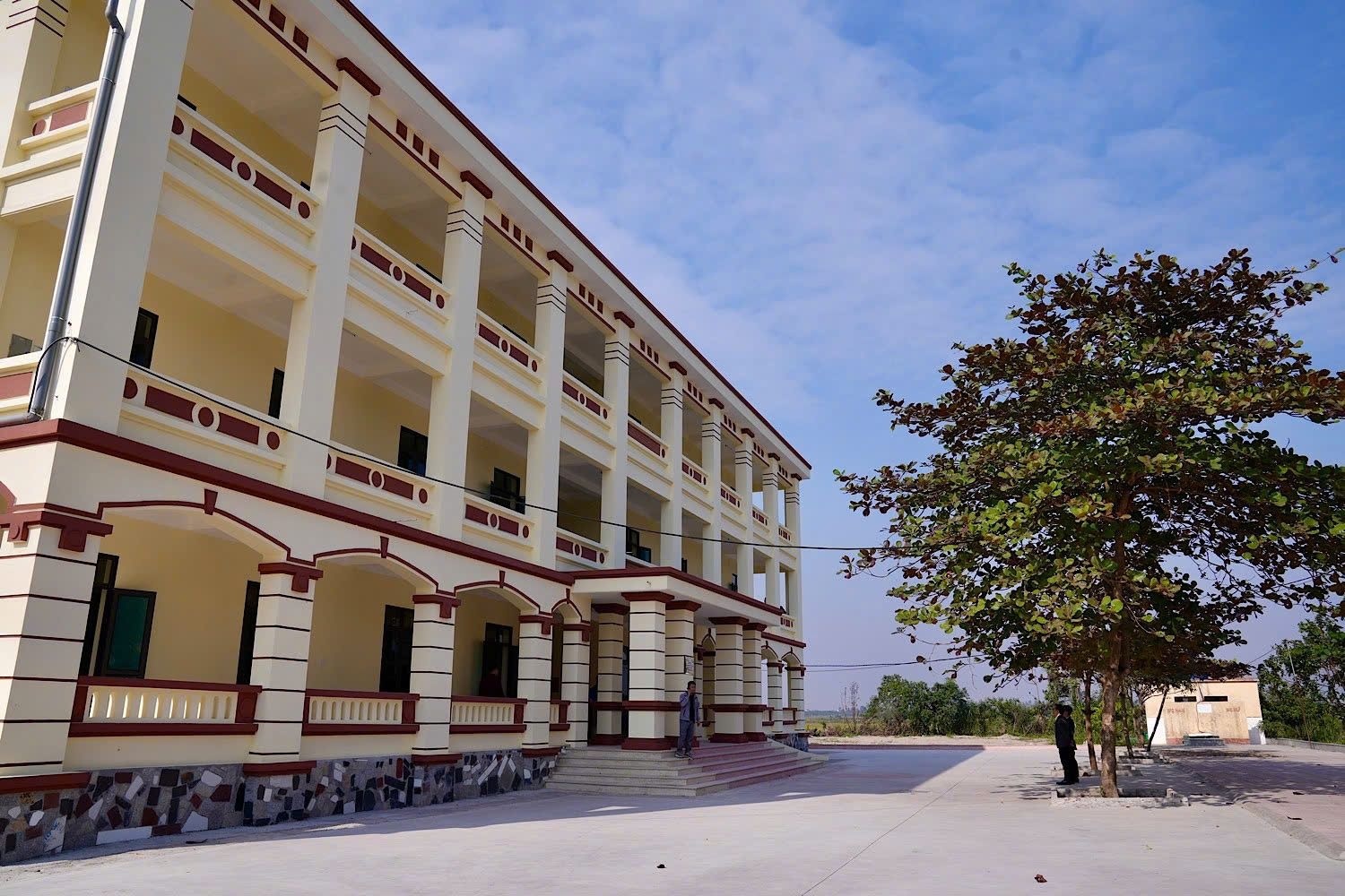 Công trình phòng học Trường Tiểu học và Trung học cơ sở xã Song Mai do Petrovietnam/PV Power tài trợ.