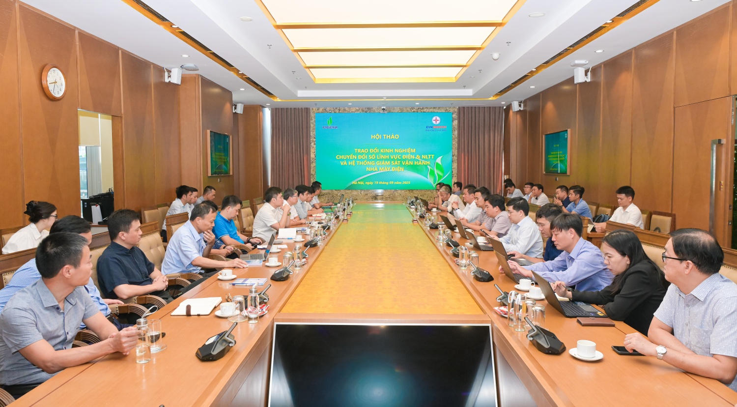 Toàn cảnh hội thảo