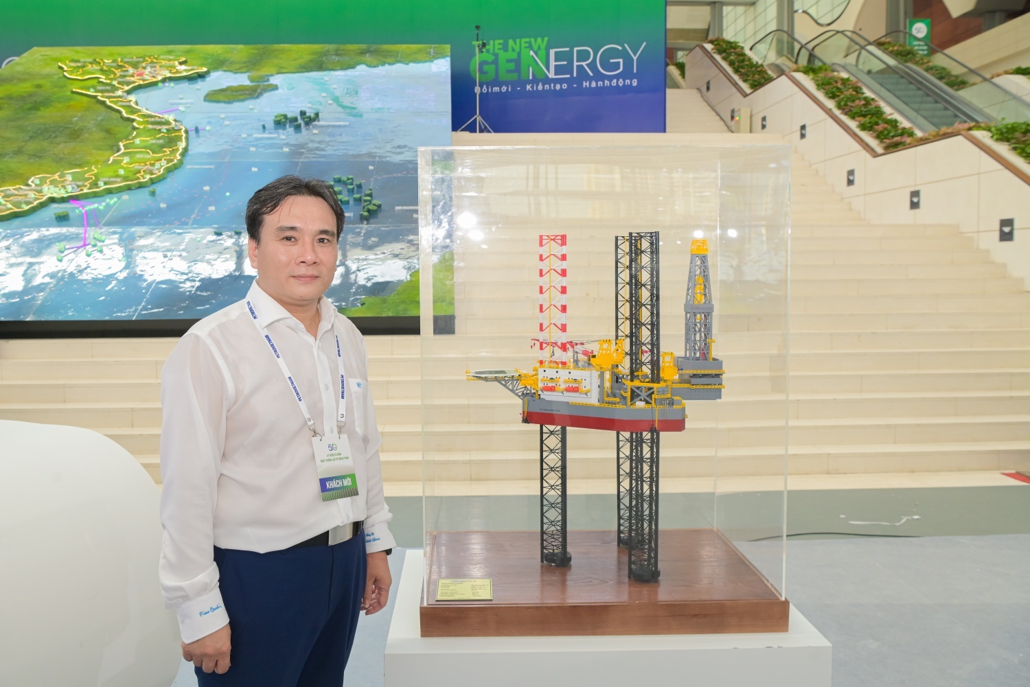 Ông Nguyễn Xuân Cường – Tổng Giám đốc PV Drilling: Được giới thiệu sản phẩm tại triển lãm lần này không chỉ là niềm vinh dự mà còn là minh chứng cho trí tuệ, ý chí và khát vọng vươn lên làm chủ KHCN của tập thể người lao động PV Drilling