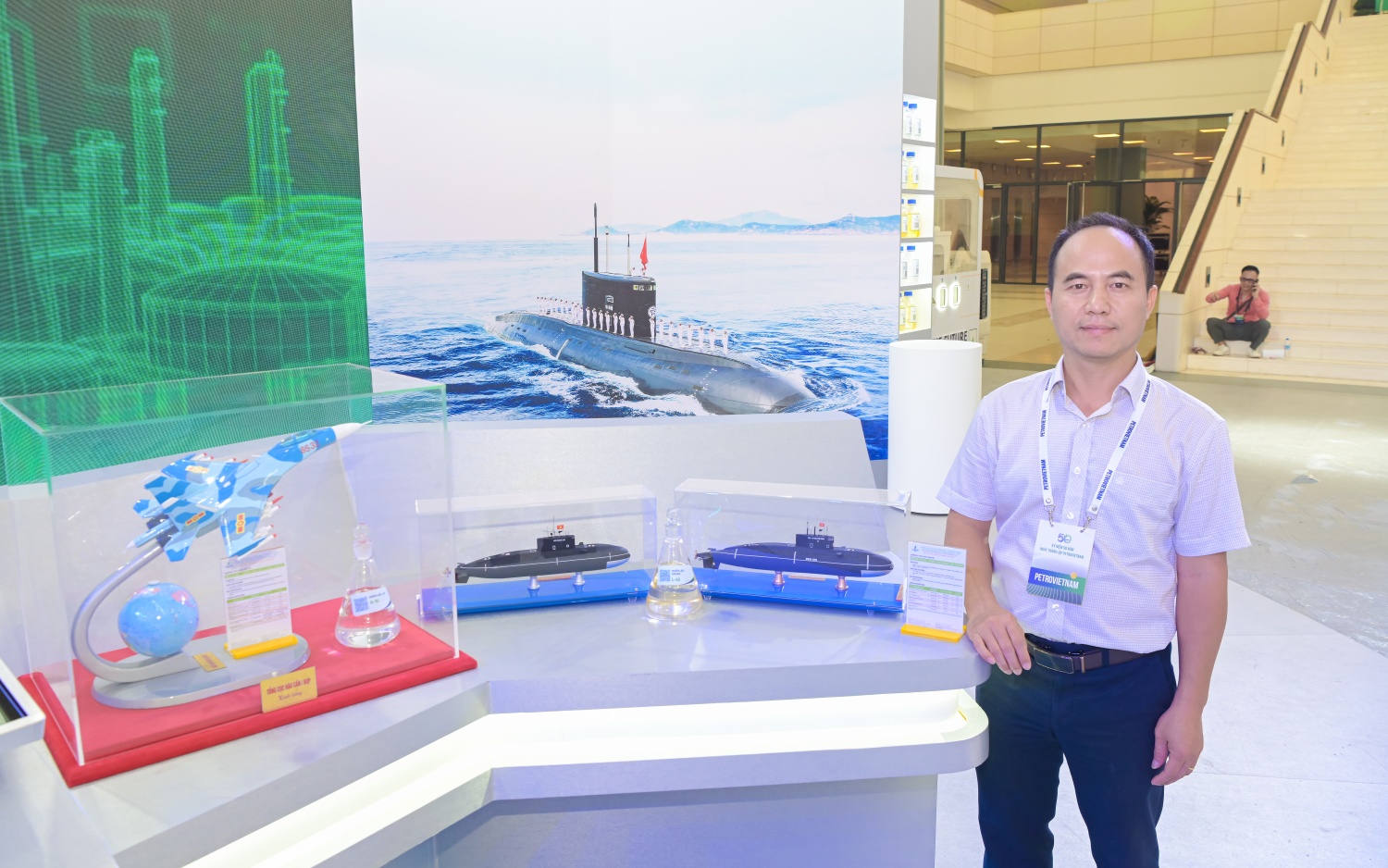 Anh Đinh Văn Nhân – Phụ trách công nghệ, Nhà máy lọc dầu Dung Quất (BSR): Đây là dịp để chúng tôi khẳng định vai trò của BSR trong chuỗi giá trị năng lượng quốc gia, đặc biệt là trong định hướng phát triển nhiên liệu phục vụ cho công tác đảm bảo an ninh quốc phòng, an ninh năng lượng quốc gia.