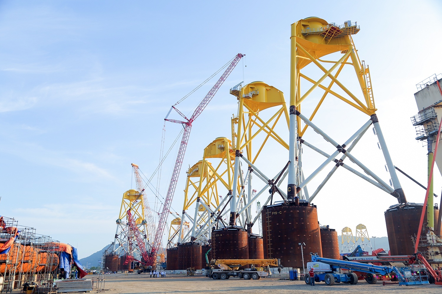 Petrovietnam tham gia vào phát triển điện gió ngoài khơi là rất thuận lợi để nâng cao năng lực của Việt Nam trong việc khai thác các nguồn năng lượng gió xa bờ có nhiều tiềm năng nhưng vô cùng thách thức.