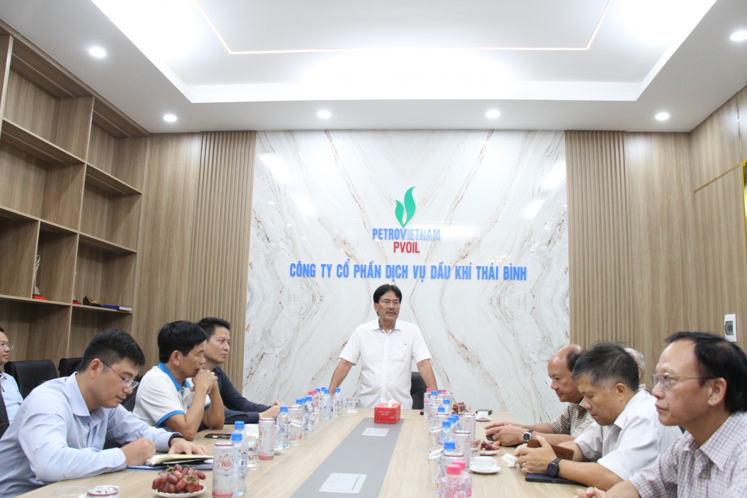 Anh hùng Lao động, TS Nguyễn Hùng Dũng - nguyên Thành viên HĐTV Petrovietnam, Phó Chủ tịch Thường trực Hội Dầu khí Việt Nam góp ý về Khu lưu niệm Dầu khí Đồng bằng Sông Hồng.