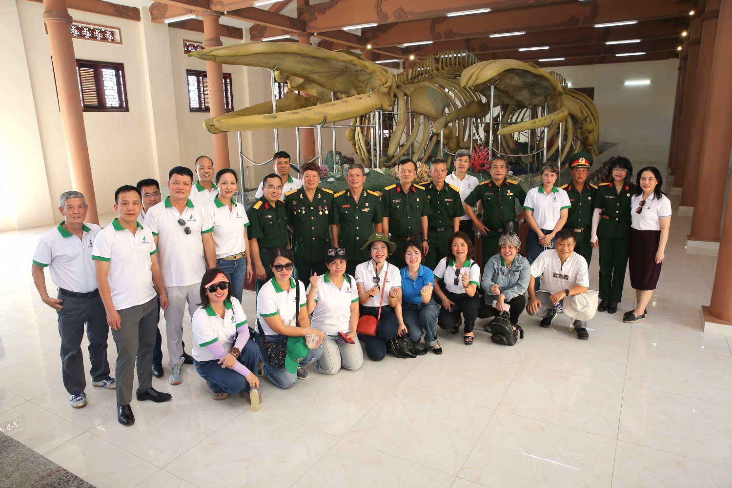 Tham quan Nhà trưng bày Bộ xương cá Ông.