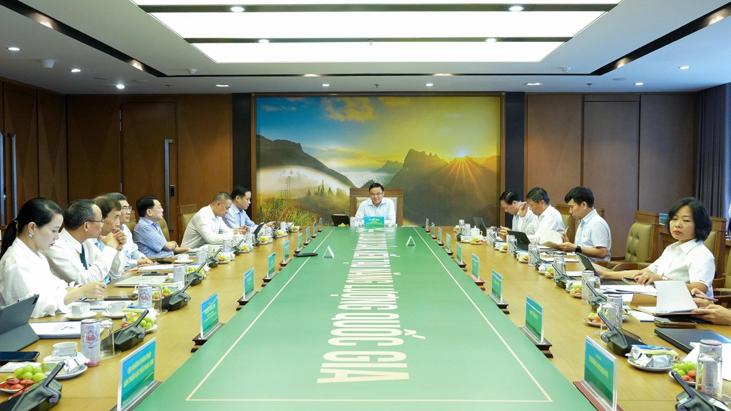 Tọa đàm Kinh tế vĩ mô quý III/2025 với chủ đề “Biến động kinh tế và an ninh năng lượng - những hàm ý chiến lược cho Petrovietnam”.