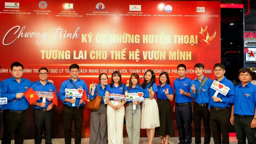 Đoàn Thanh niên BMQL&ĐH tham gia chương trình sinh hoạt chính trị, giáo dục lý tưởng cách mạng cho đoàn viên thanh niên thông qua bộ phim điện ảnh “Mưa đỏ”