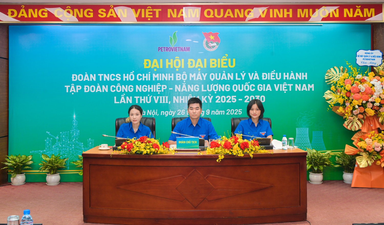 Đoàn Chủ tịch điều hành Đại hội.