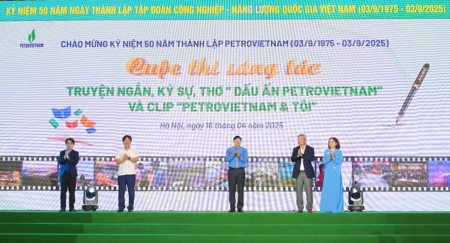 Ngày 17/4/2025, Petrovietnam phát động Cuộc thi sáng tác Truyện ngắn, Ký sự, Thơ “Dấu ấn Petrovietnam” và Cuộc thi Clip “Petrovietnam & Tôi” thu hút đông đảo CBCNV, người yêu mến Petrovietnam trong và ngoài ngành tham gia