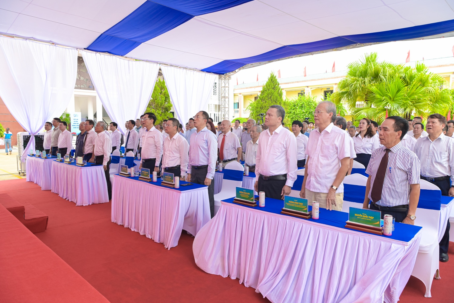 Tham dự buổi lễ có các đồng chí lãnh đạo tỉnh Hưng Yên, Petrovietnam, Trung ương Hội Dầu khí Việt Nam và các đồng chí nguyên lãnh đạo Petrovietnam, Đoàn 36 dầu lửa, Liên đoàn địa chất 36, Công ty Dầu khí I, lãnh đạo PVOIL,...