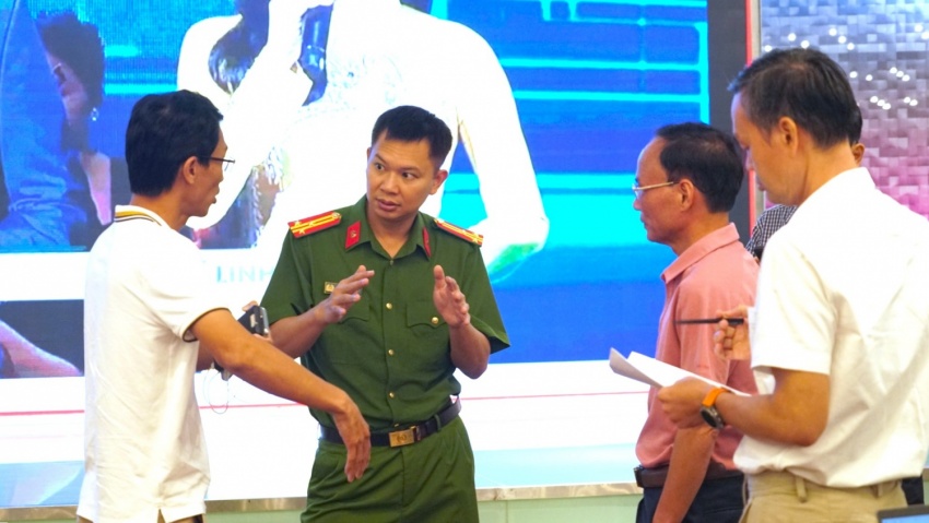 Phần thảo luận mở giữa giảng viên và học viên đã làm rõ nhiều tình huống thực tế, từ công tác phòng ngừa cháy nổ cho đến phương án cứu nạn cứu hộ trên từng công trình, dự án có đặc thù riêng.