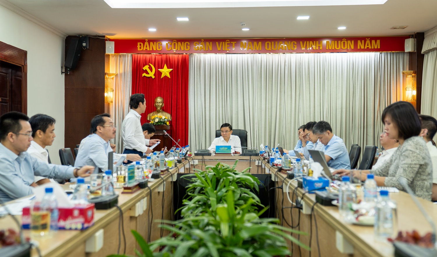 Phó Tổng Giám đốc Vietsovpetro Nguyễn Lâm Anh báo cáo