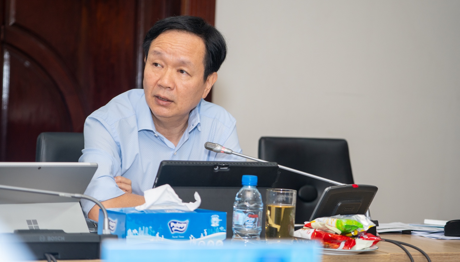Tổng Giám đốc Vietsovpetro Vũ Mai Khanh báo cáo tại buổi làm việc