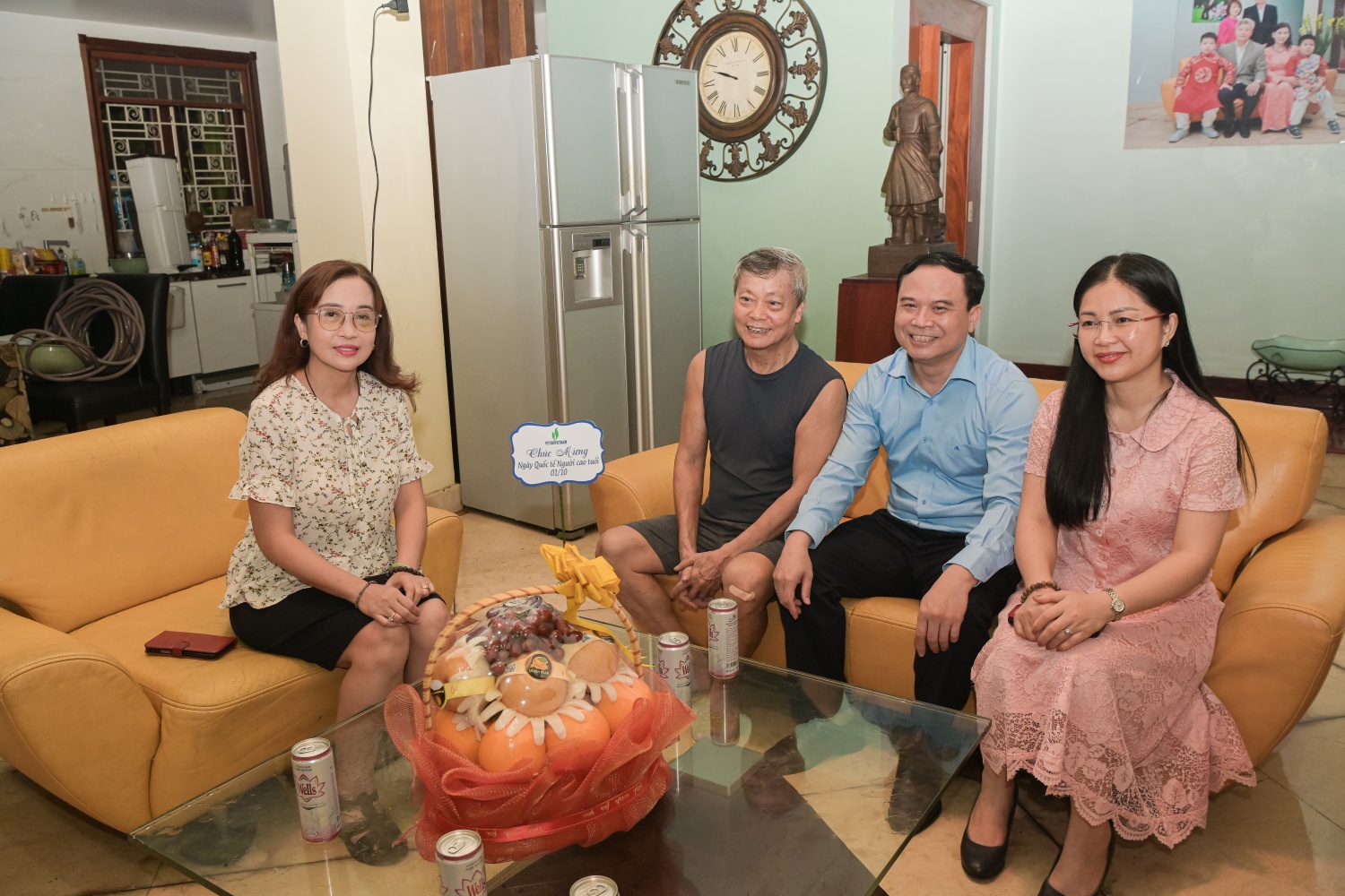 Ông Hoàng Xuân Hùng - Phó Trưởng ban kiêm Tổng Thư ký Ban Liên lạc hưu trí Tập đoàn chia sẻ, trao đổi về những kinh nghiệm, bài học trong quá trình công tác trong ngành.
