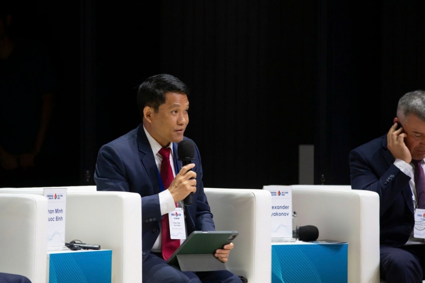 TS. Phan Minh Quốc Bình chia sẻ tại hội nghị.