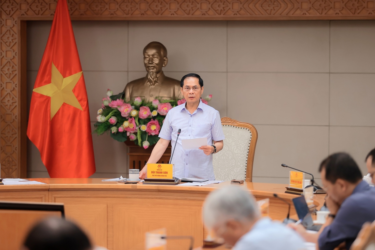Phó Thủ tướng Bùi Thanh Sơn: Để đạt mức tăng trưởng trên 8% năm 2025 và tăng trưởng 2 con số trong giai đoạn tiếp theo, ngành điện cần đạt mức tăng trưởng cao hơn 1,5 lần so với tăng trưởng GDP, tương đương với 8.000 MW/năm.