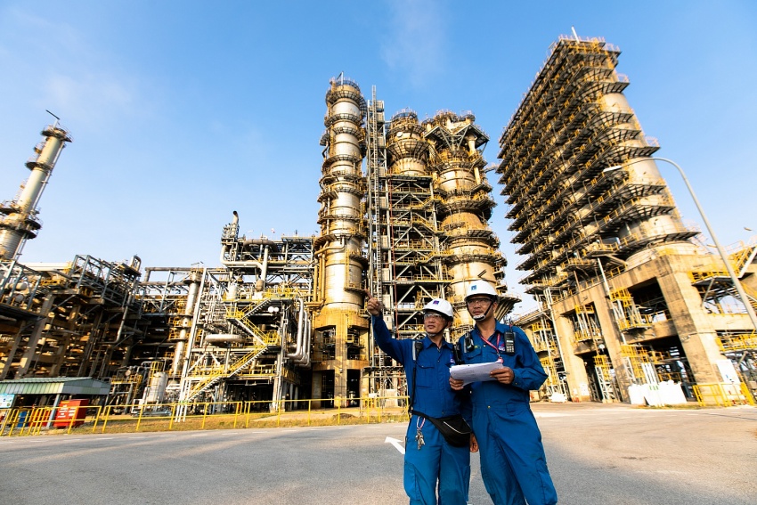 Người lao động Petrovietnam tại Nhà máy Lọc dầu Dung Quất.