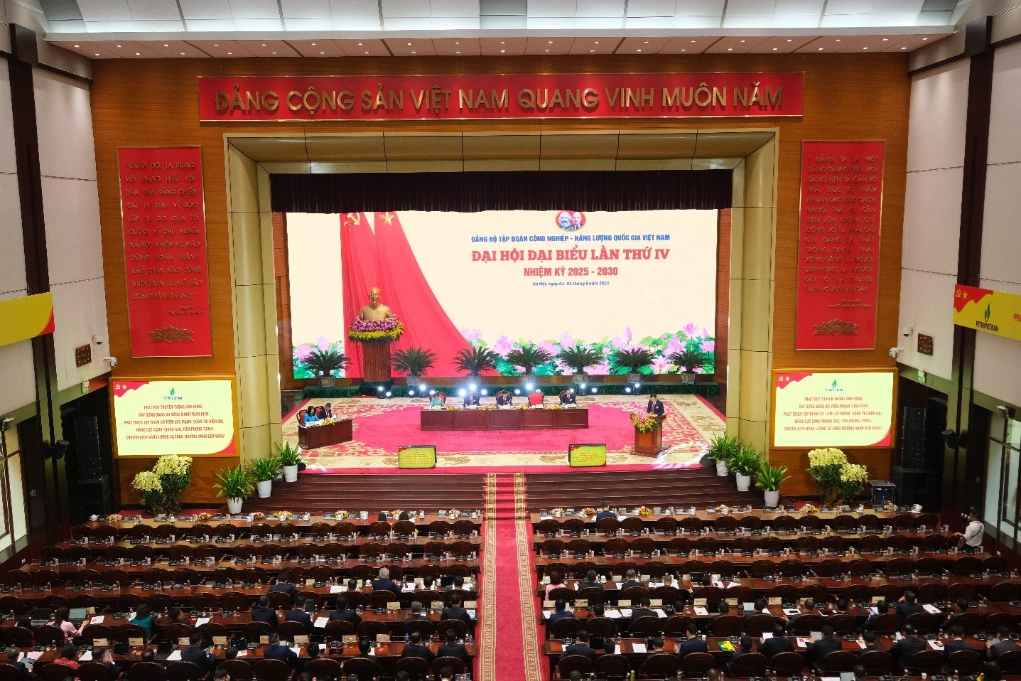 Ngày 3/8/2025, tại thủ đô Hà Nội, Đảng bộ Petrovietnam đã trọng thể tổ chức Đại hội đại biểu lần thứ IV, nhiệm kỳ 2025-2030.