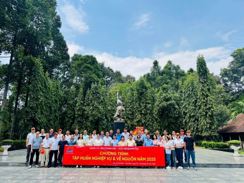 Chương trình là dịp bồi dưỡng lý tưởng cách mạng, giáo dục truyền thống, khơi dậy niềm tự hào và trách nhiệm tiếp nối sự nghiệp xây dựng và phát triển Đảng bộ Vietsovpetro.