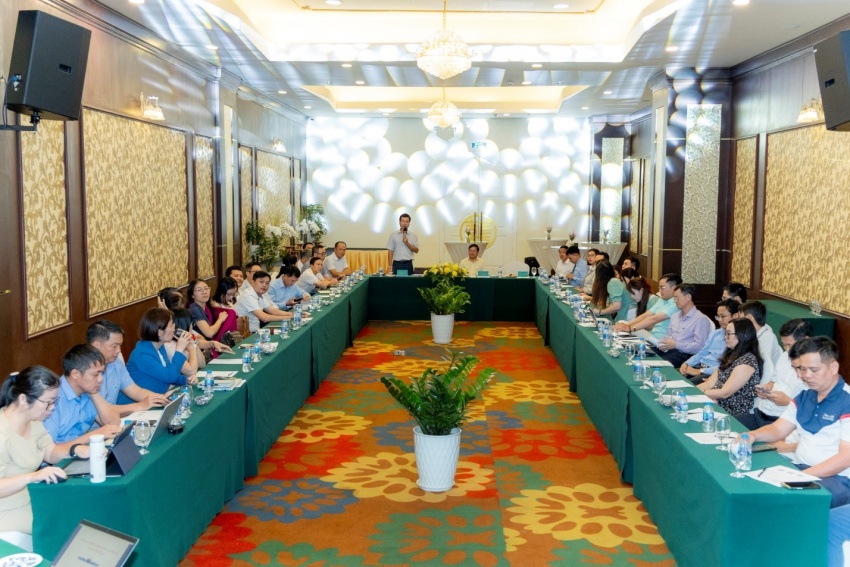 Các đại biểu tham dự tập huấn trao đổi, thảo luận tại Hội nghị.