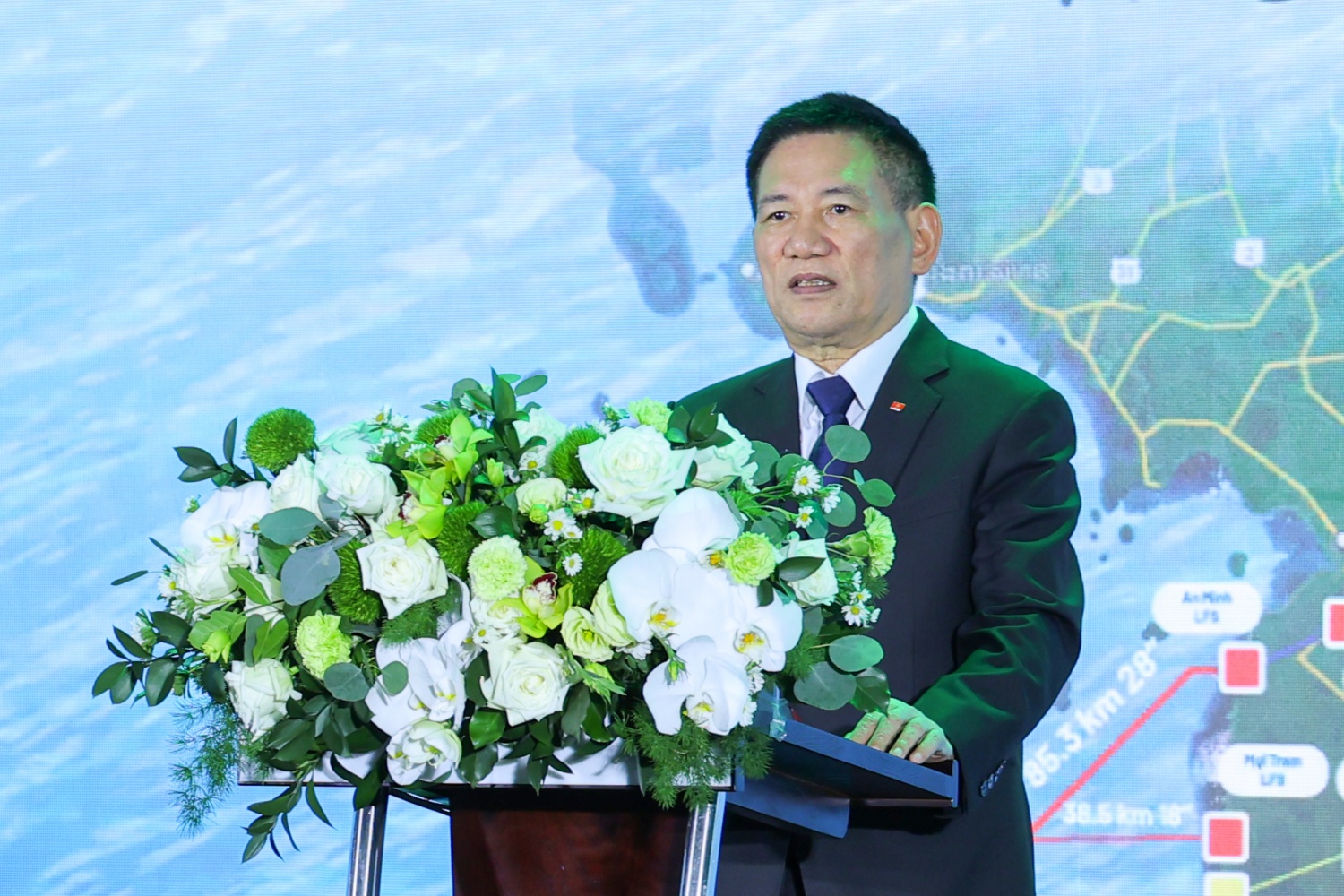 Phó Thủ tướng Chính phủ Hồ Đức Phớc nhấn mạnh: Chuỗi dự án khí điện Lô B - Ô Môn là dự án quan trọng quốc gia, trọng điểm của ngành năng lượng, có ý nghĩa chiến lược đối với sự phát triển kinh tế - xã hội, cũng như đảm bảo an ninh năng lượng quốc gia