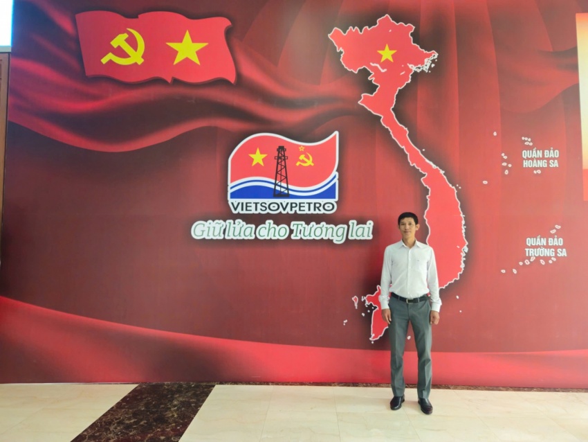 Ông Nguyễn Văn Thể - Trưởng nhóm Giám sát dự án KNT-KTN, Lô 09-2/09, Ban Quản lý hợp đồng dầu khí Vietsovpetro: Những lúc cao điểm cần huy động hơn 1.000 nhân sự hỗ trợ thi công nhằm đảm bảo tiến độ là một thách thức cực kỳ lớn.