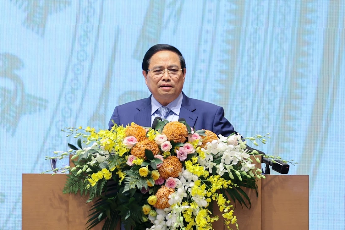 Thủ tướng Chính phủ Phạm Minh Chính phát biểu khai mạc, đề nghị các đại biểu dự hội nghị chia sẻ tư duy, tầm nhìn hành động, với tinh thần doanh nhân là chiến sĩ, 