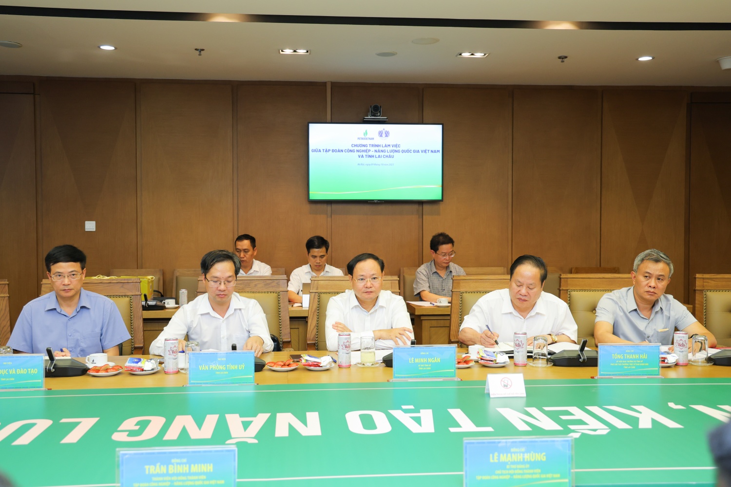 Lãnh đạo tỉnh Lai Châu tại buổi làm việc.