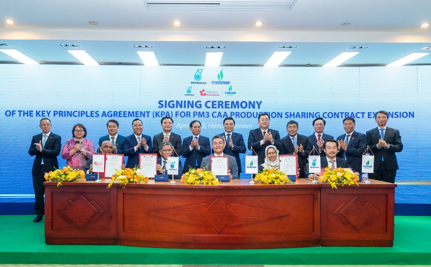 Petrovietnam và Petronas ký kết hợp đồng hợp tác tại Lô PM3 CAA