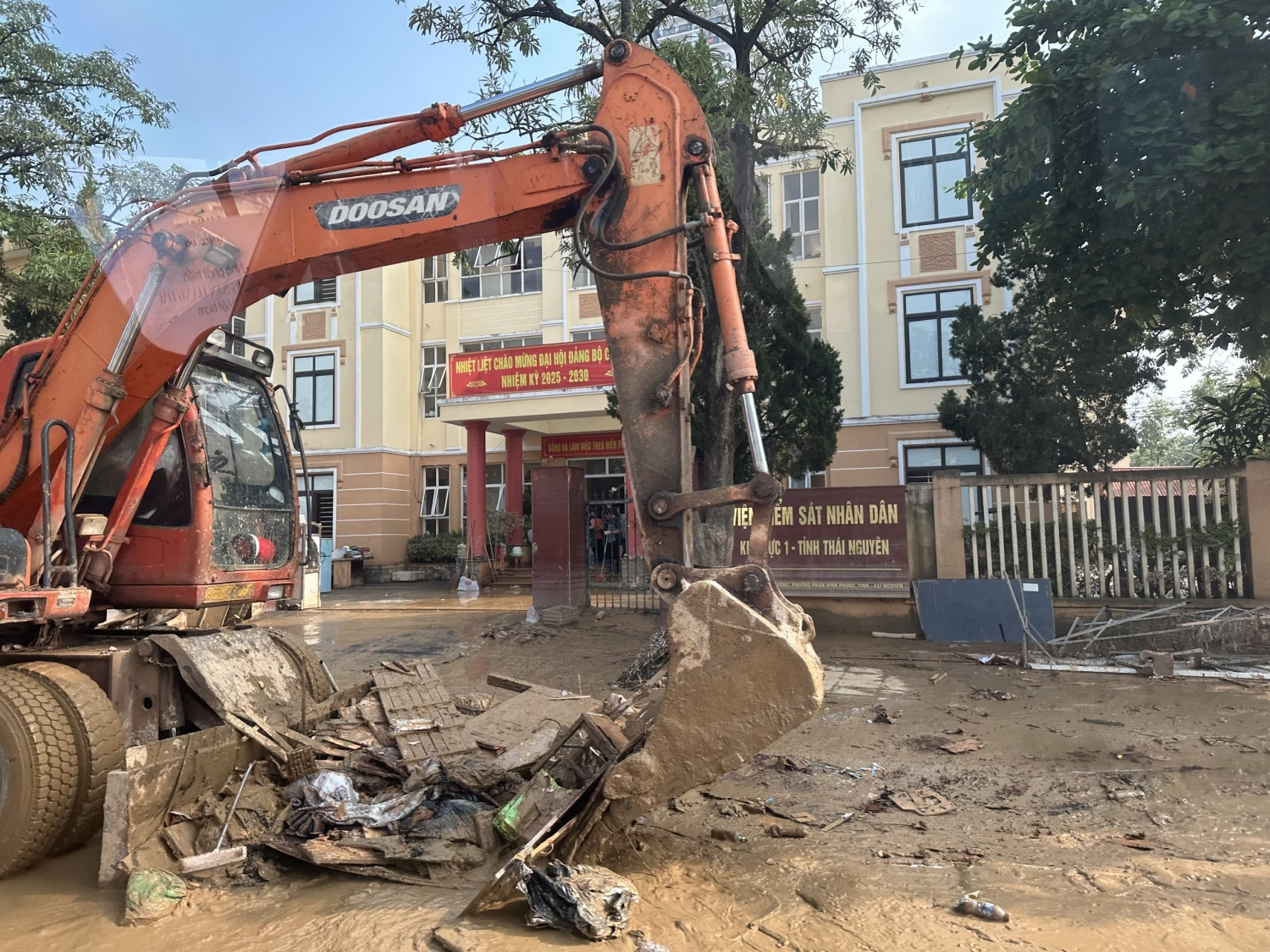 Công tác khắc phục hậu quả sau bão đang được triển khai nhanh chóng