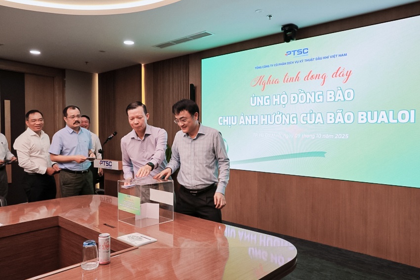 PTSC tổ chức quyên góp ủng hộ đồng bào chịu ảnh hưởng của bão.