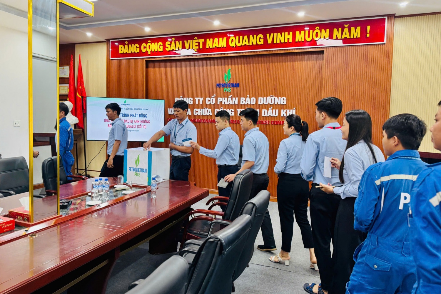 Người lao động PMS đồng lòng hưởng ứng chương trình ý nghĩa, góp phần giúp đồng bào miền Bắc khắc phục hậu quả thiên tai.