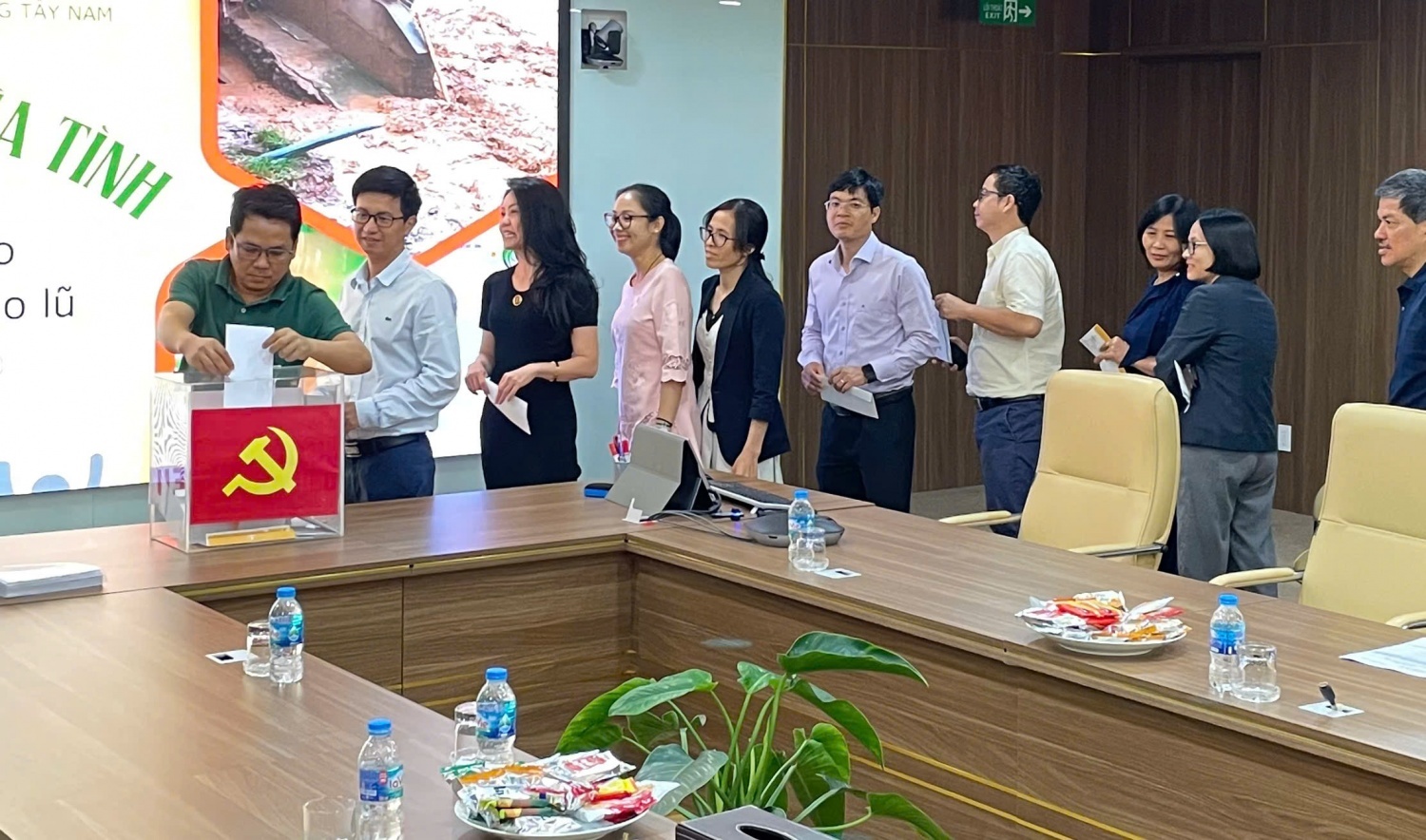 SWPOC tổ chức quyên góp ủng hộ đồng bào các tỉnh miền Bắc chịu ảnh hưởng nặng nề do bão lũ.