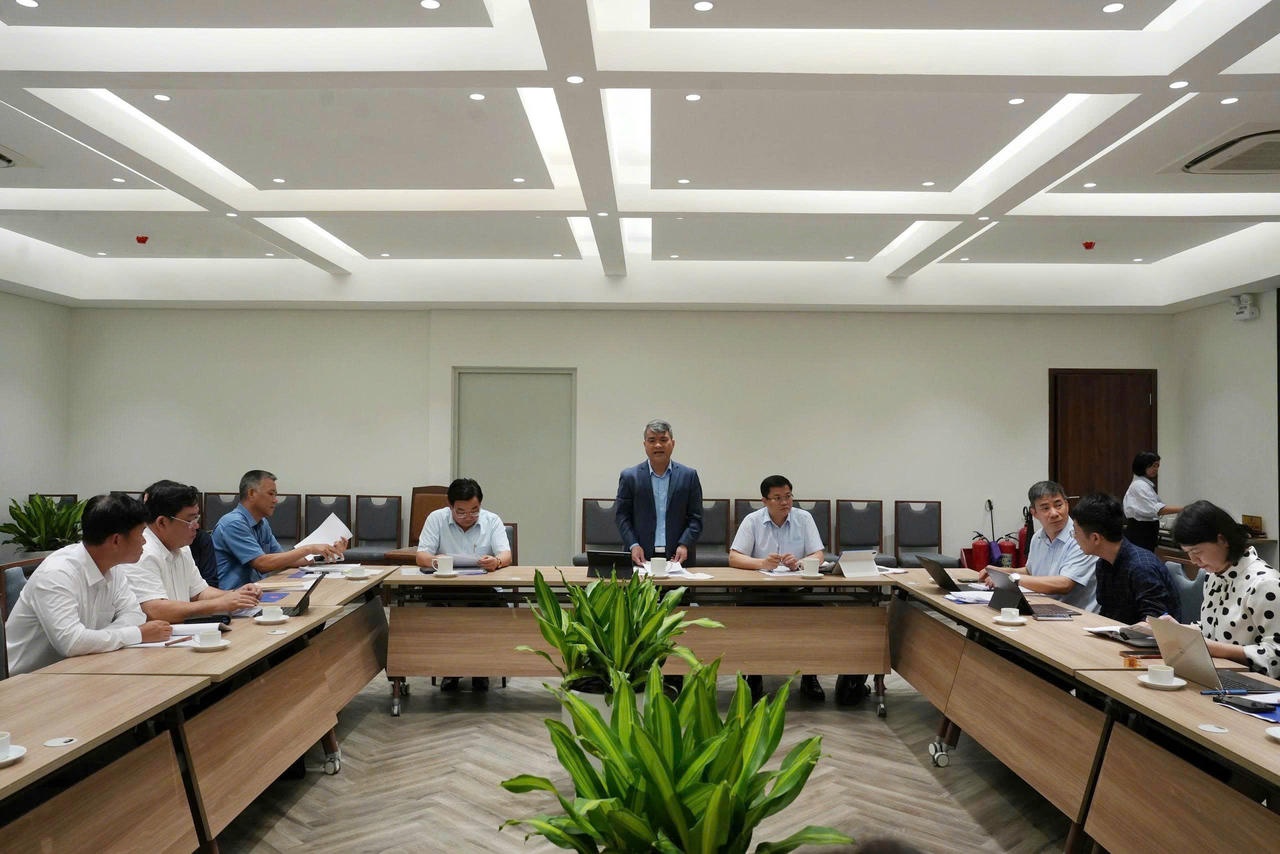 Thứ trưởng Bộ Tư pháp Nguyễn Thanh Tú chủ trì Hội đồng thẩm định Dự thảo Nghị quyết của Chính phủ về tách nội dung bồi thường, hỗ trợ, tái định cư thuộc dự án điện hạt nhân Ninh Thuận thành dự án độc lập (Ảnh: PLVN)