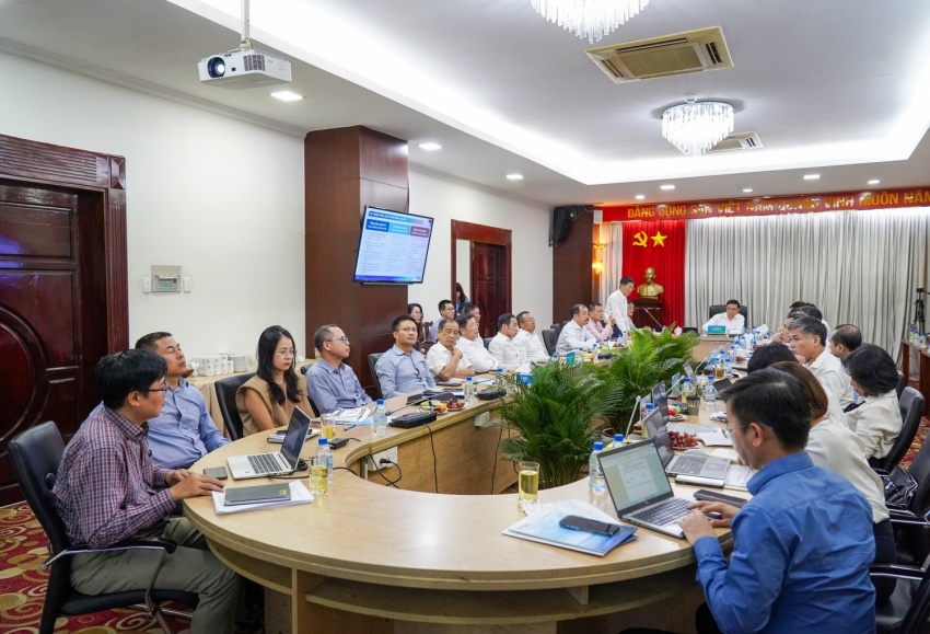 Lãnh đạo Petrovietnam làm việc với PTSC về tình hình thực hiện kế hoạch sản xuất kinh doanh năm 2025, thảo luận kế hoạch năm 2026 và định hướng phát triển giai đoạn 2026-2030.