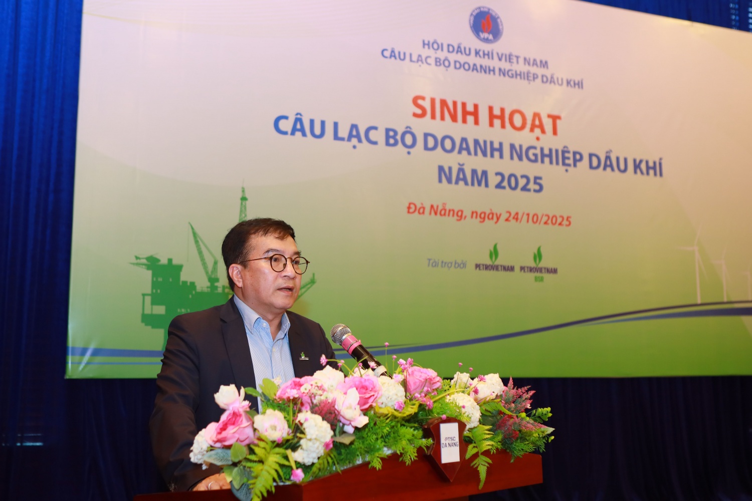Ông Nguyễn Việt Thắng, Tổng Giám đốc BSR trình bày về chuỗi liên kết của BSR