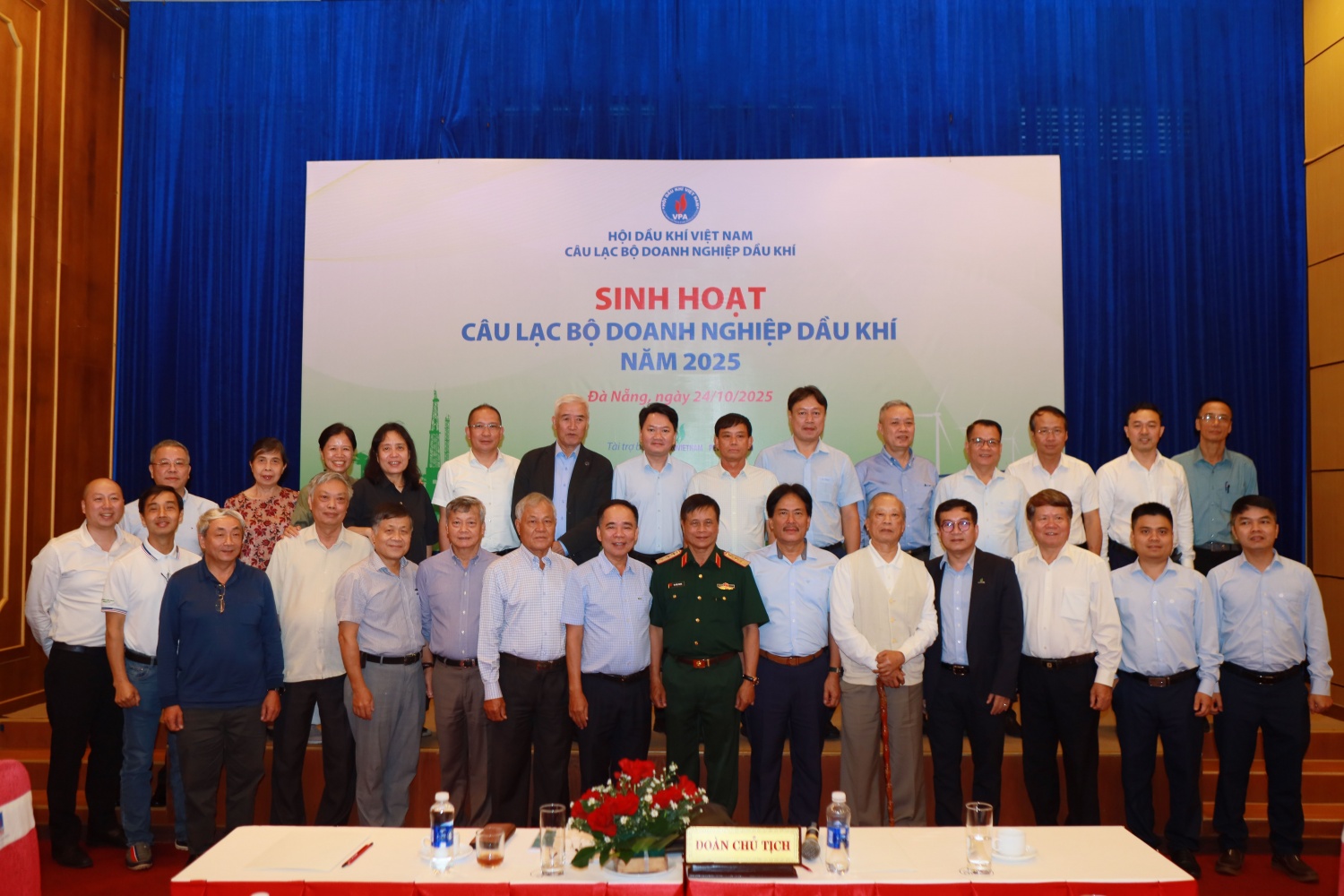 Sinh hoạt CLB Doanh nghiệp Dầu khí là hoạt động thường niên, được lãnh đạo Hội DKVN, Ban Chủ nhiệm CLB và Petrovietnam phối hợp tổ chức. Hoạt động nhằm tạo không gian kết nối, trao đổi kinh nghiệm, hợp tác, hỗ trợ trong phát triển giữa các doanh nghiệp trong Petrovietnam.