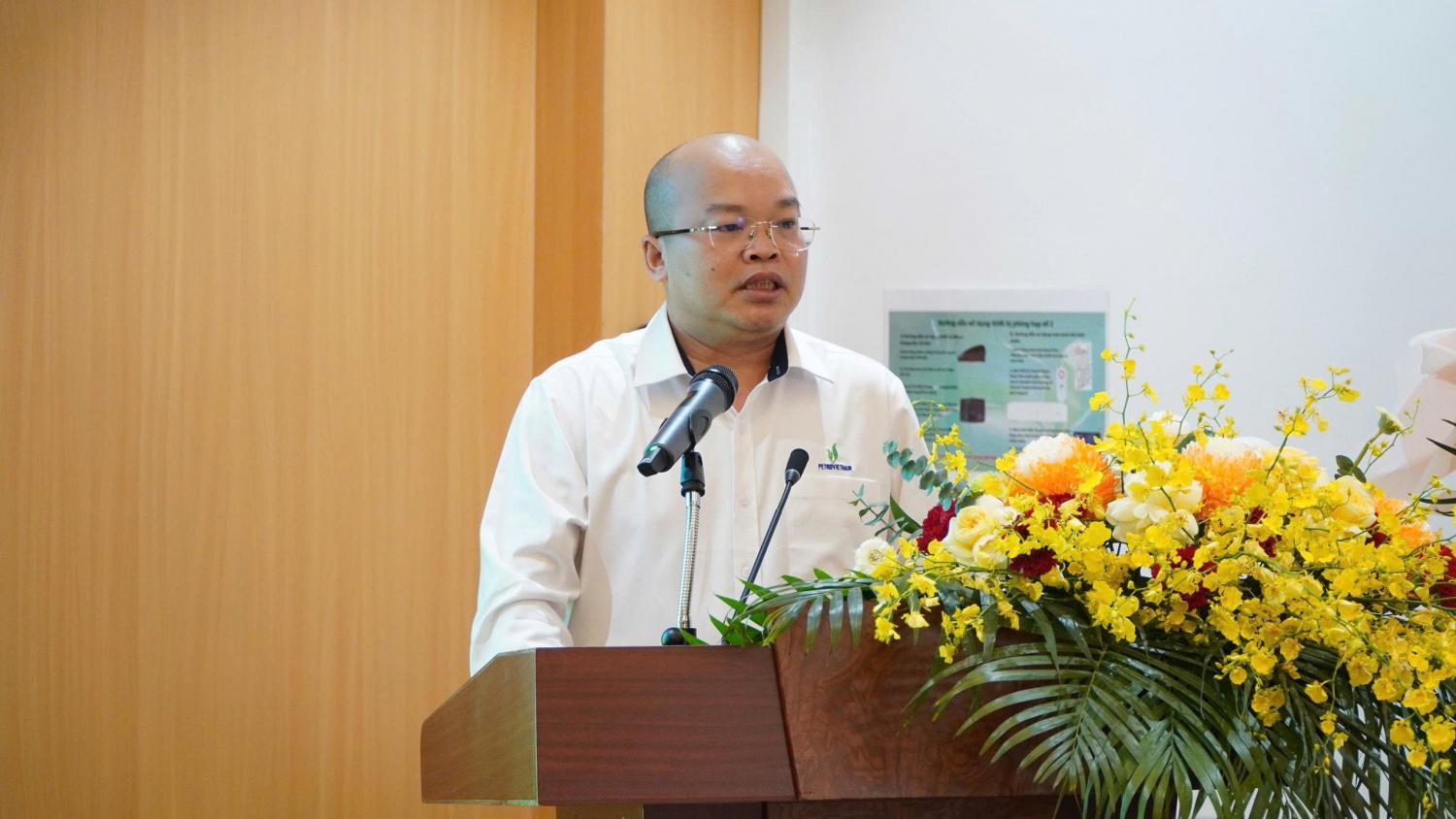 Đồng chí Hồ Hữu Triển - Bí thư Chi bộ Ban QLDA đề nghị Công đoàn Ban QLDA xác định rõ các nhiệm vụ và thách thức trong giai đoạn mới.