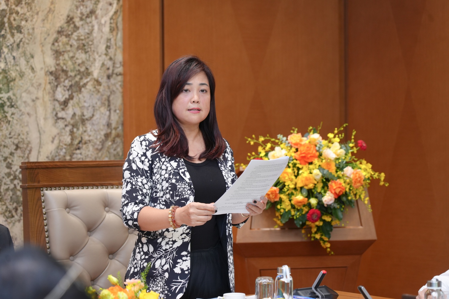 Đồng chí Trương Nguyệt Ánh, Tổ phó Công đoàn Ban QLHĐ DK và PTDA E&P trình bày báo cáo kết quả hoạt động Công đoàn nhiệm kỳ 2023-2025 và phương hướng nhiệm vụ nhiệm kỳ 2025-2030.