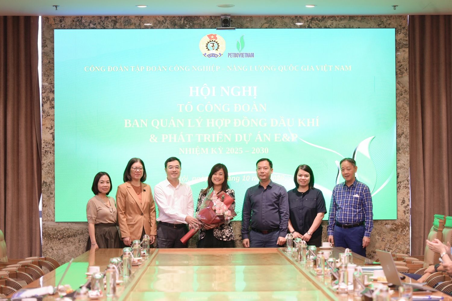 Hội nghị chúc mừng Tổ trưởng, Tổ phó Tổ Công đoàn Ban QLHĐ DK và PTDA E&P nhiệm kỳ 2025-2030