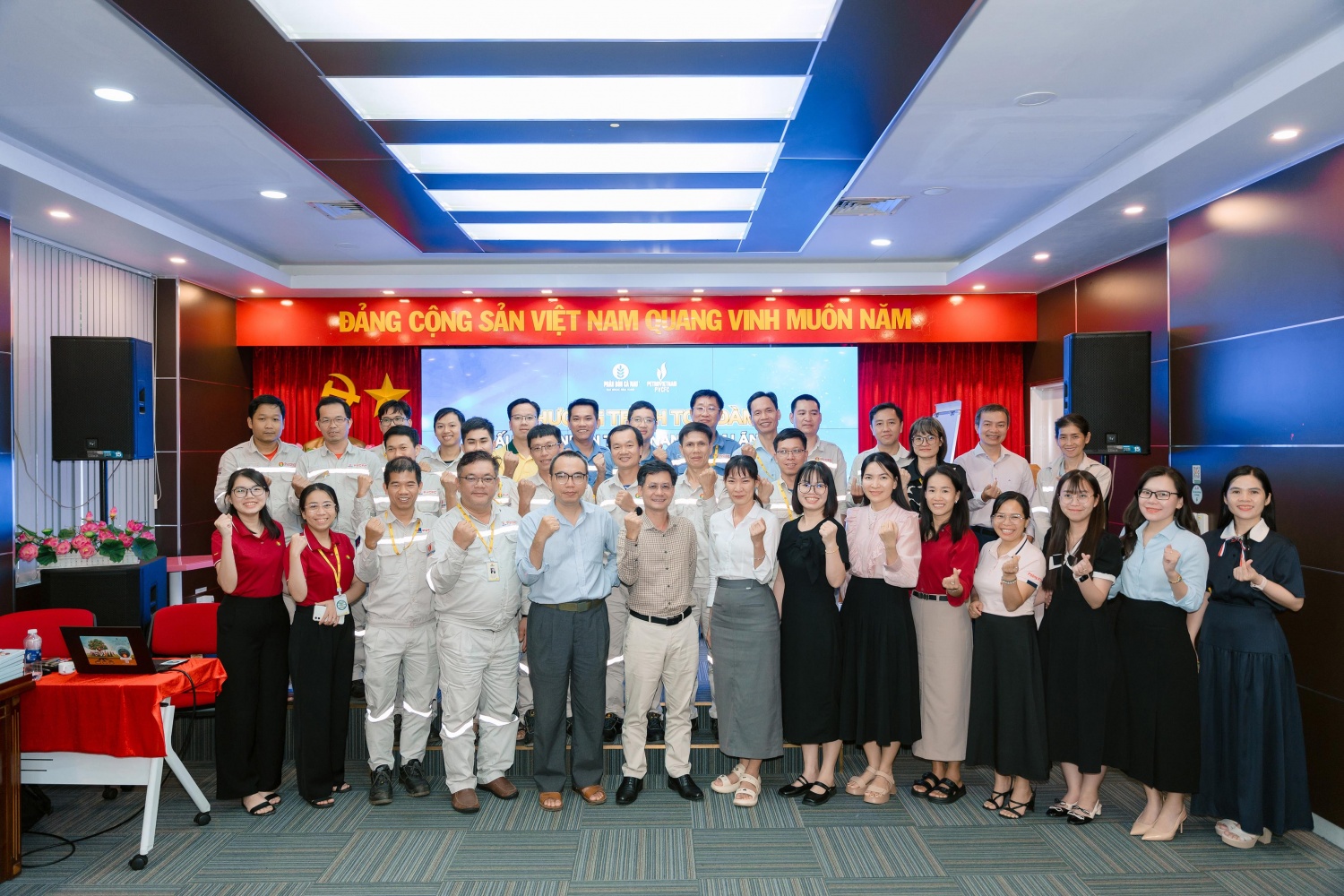 Chương trình không chỉ là một khóa đào tạo, mà là hành trình khơi dậy trí tuệ, lòng nhân ái và bản lĩnh lãnh đạo.