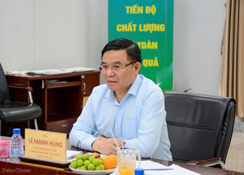  Chủ tịch HĐTV Petrovietnam Lê Mạnh Hùng đề nghị Ban QLDA Long Phú 1 quán triệt mục tiêu hoàn thành dự án trong năm 2027